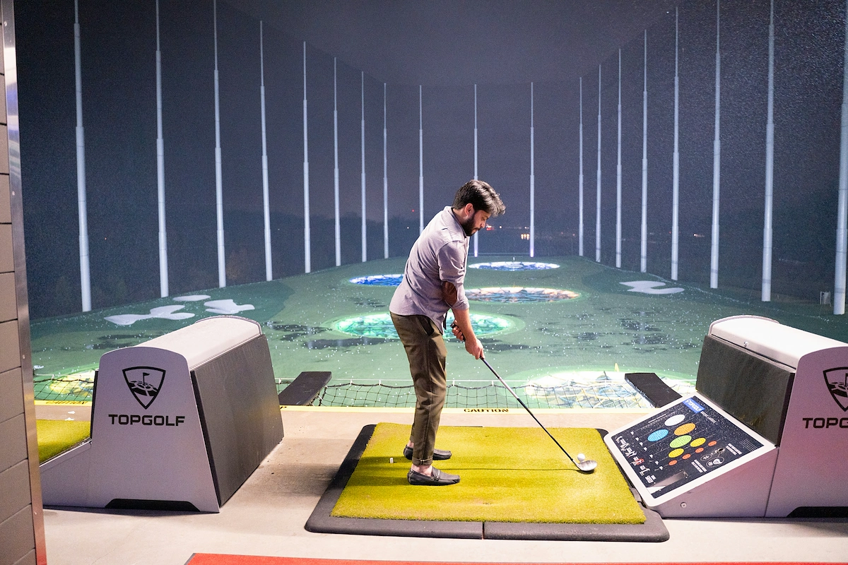 How to start a golf simulator business