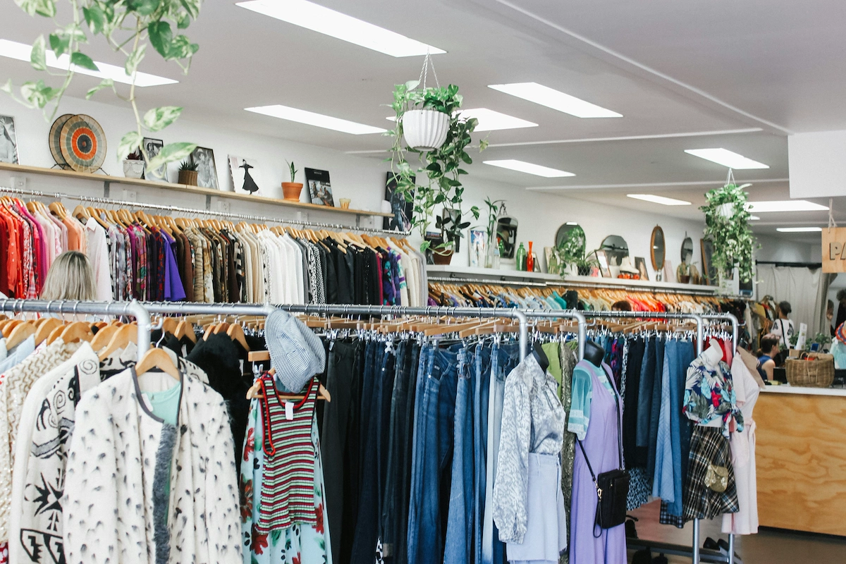 How to start a thrift store business
