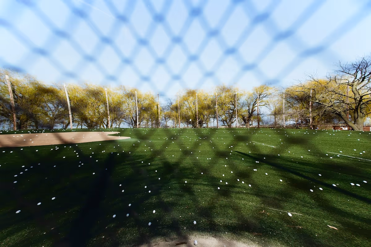 How to start a golf driving range business