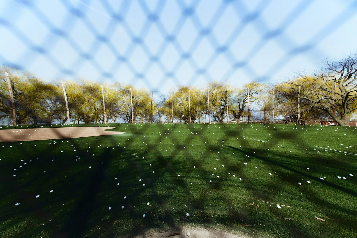 How to start a golf driving range business