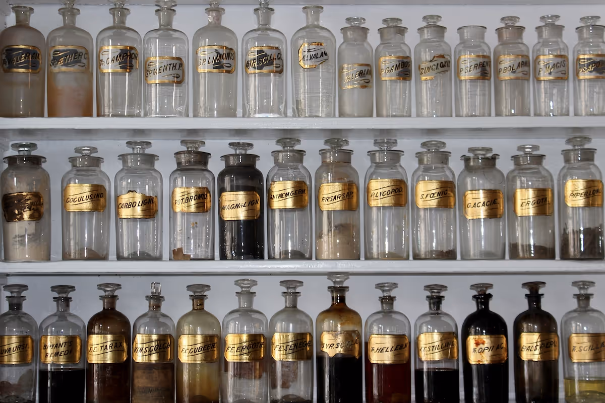 How to start an apothecary business