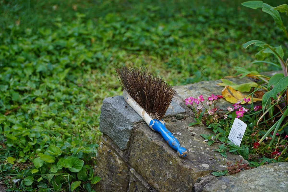 How to start a headstone cleaning business
