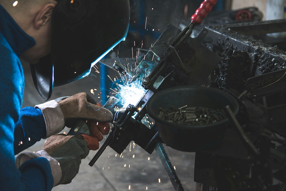 How to start a metal fabrication business
