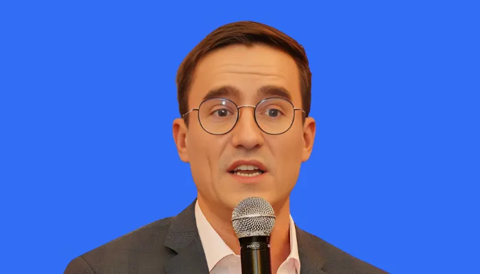 Homme col roulé consultant IA