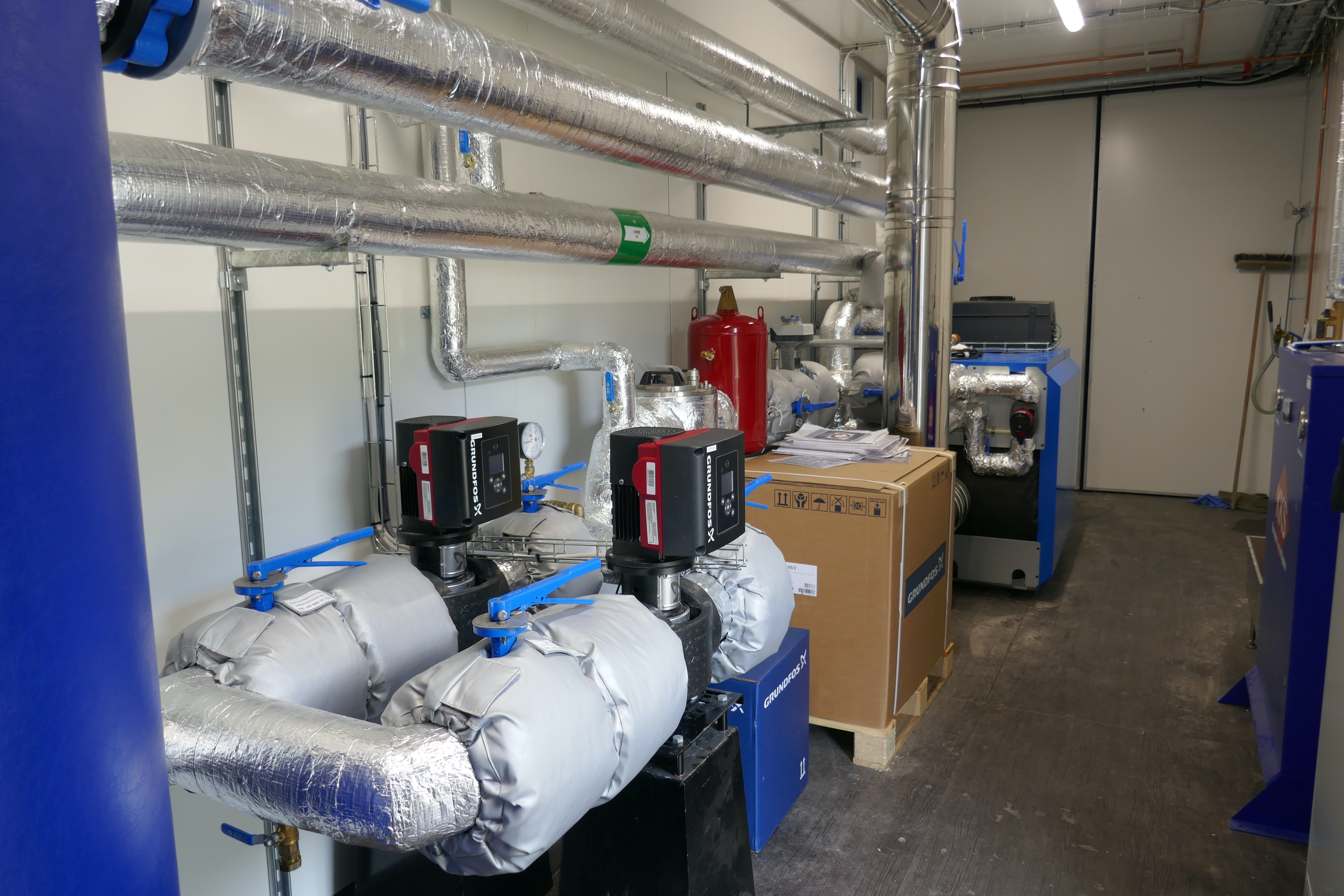 Ny energisentral bygd i utvendig konteiner