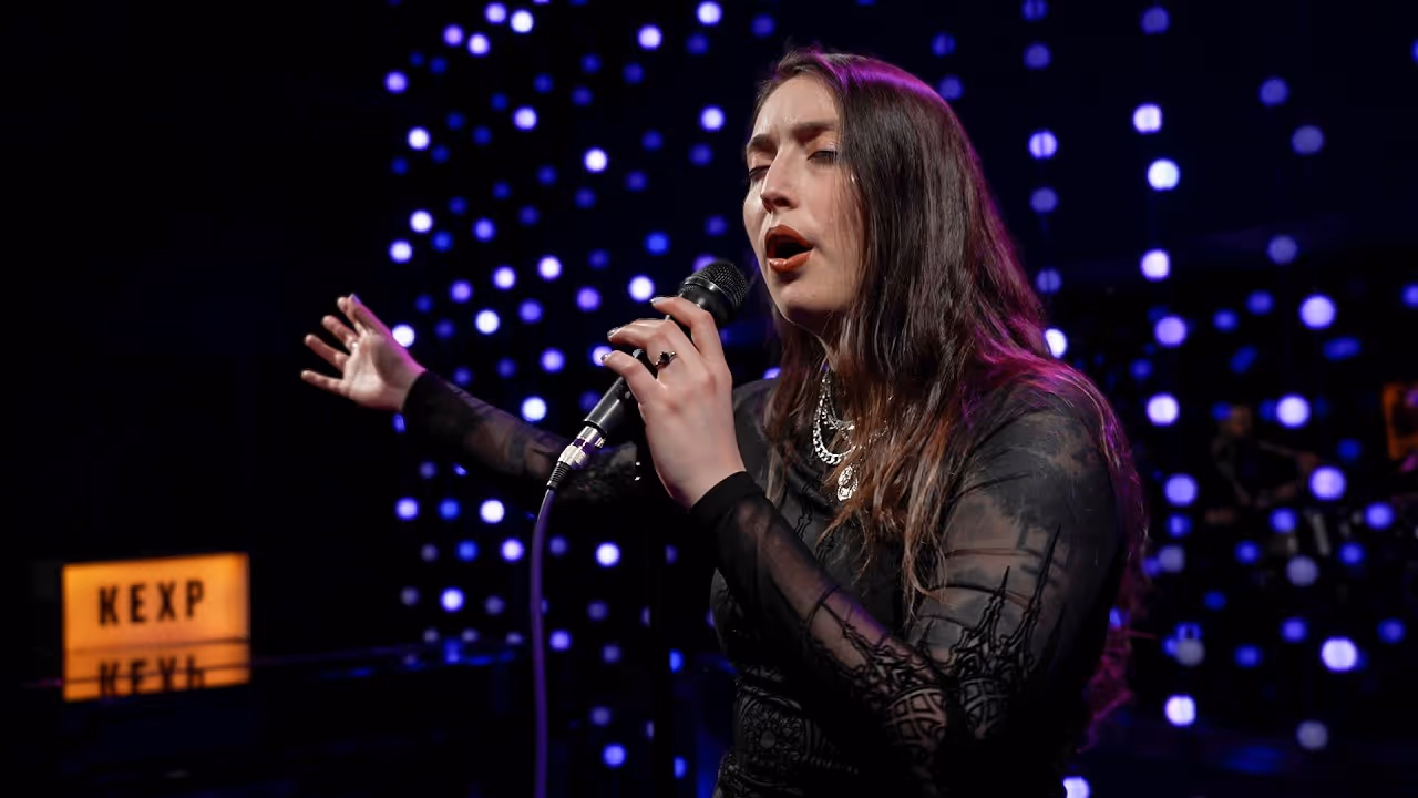 Embrium、KEXPでのライブ映像を公開｜サンフランシスコ発ブラックゲイズの新星