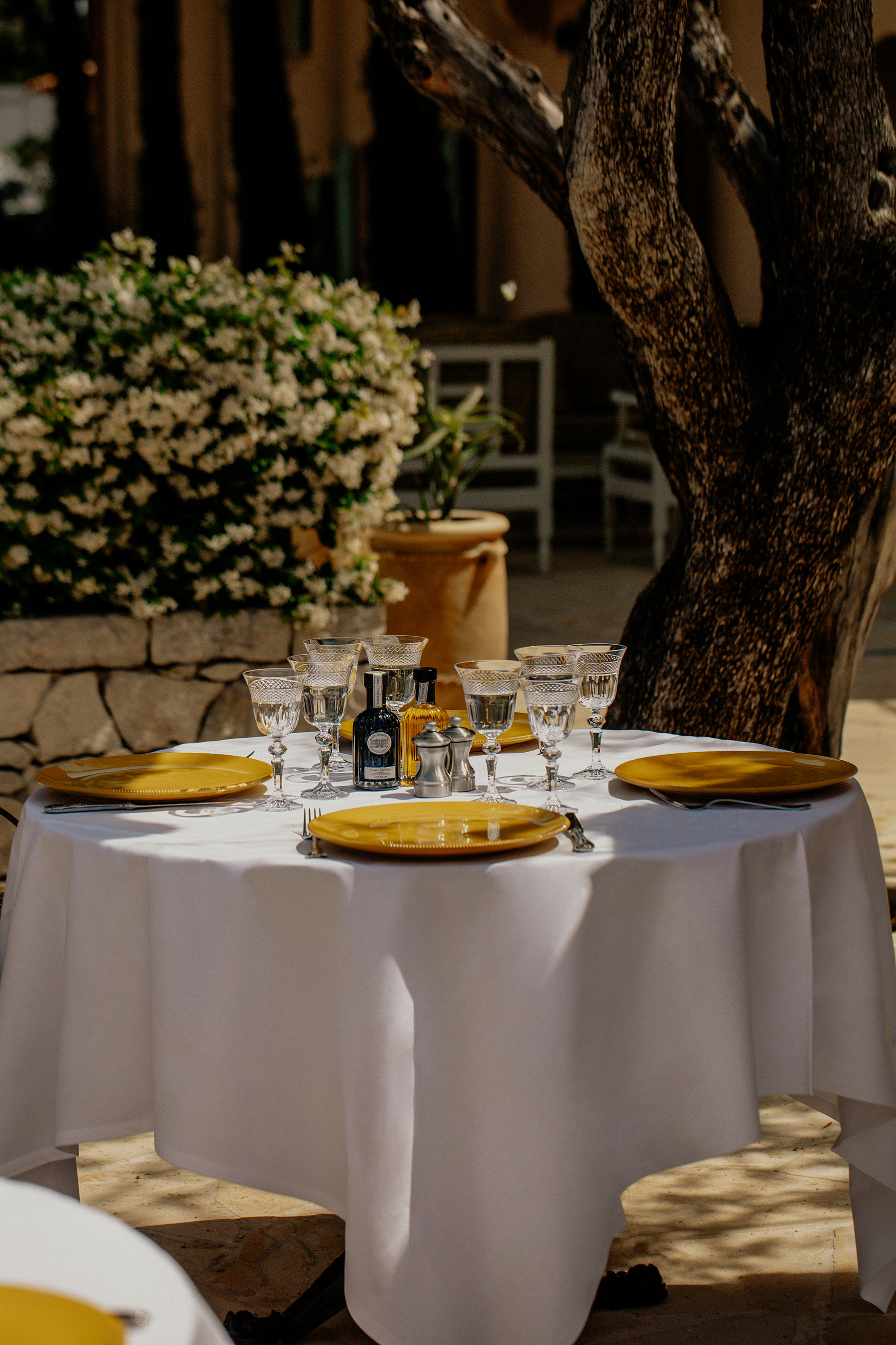 Restaurant table row - Mas Candille