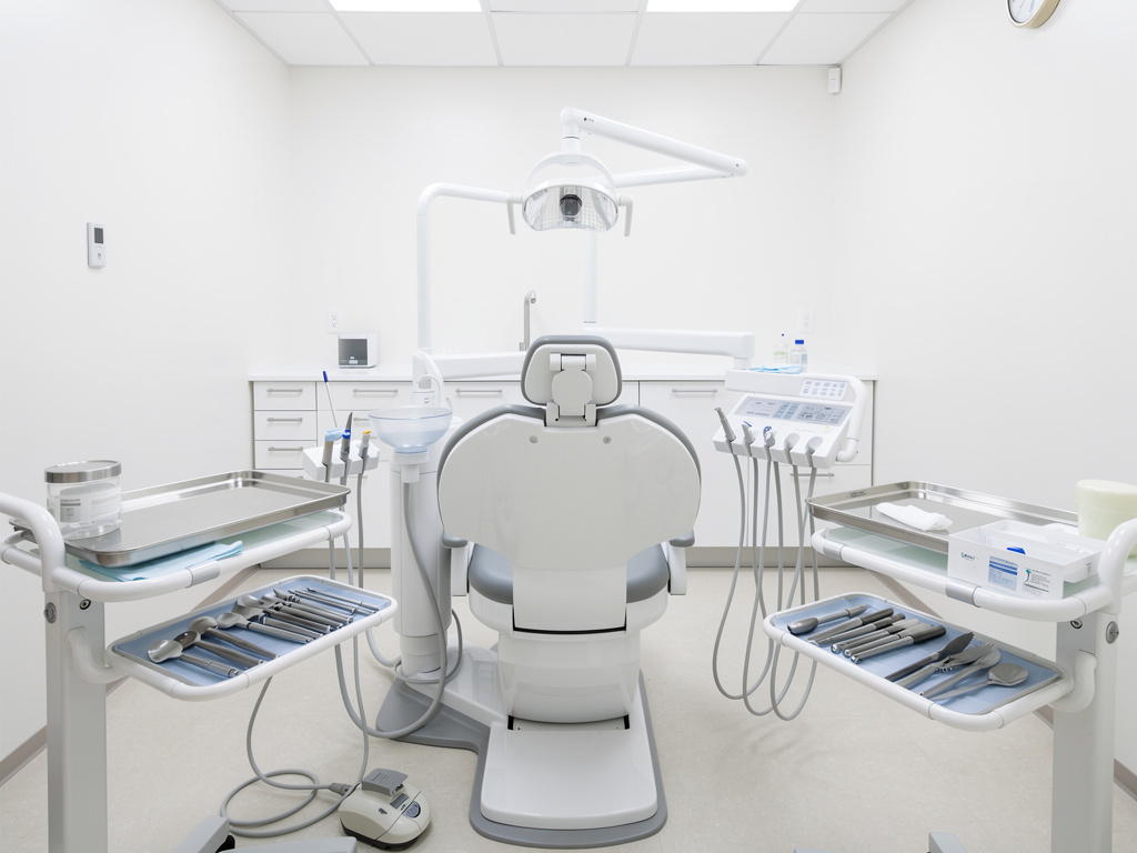 Dental Office Cleaning: Suction Lines, Operatories, and Compliance