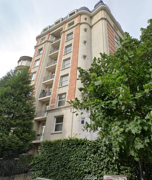 Volledige renovatie van het appartement op de 2e verdieping.