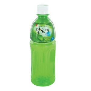 Bouteille de jus d’Aloe Vera 50 cl servie chez Chikin Bang, boisson coréenne rafraîchissante aux morceaux de pulpe.