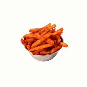 Frites assaisonnées et servies chez Chikin Bang, mélange japonais de sésame, algues et épices pour un twist asiatique.