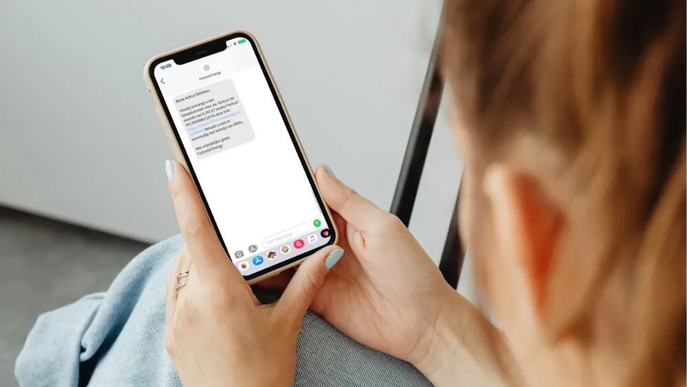 The added value of a text message in credit management