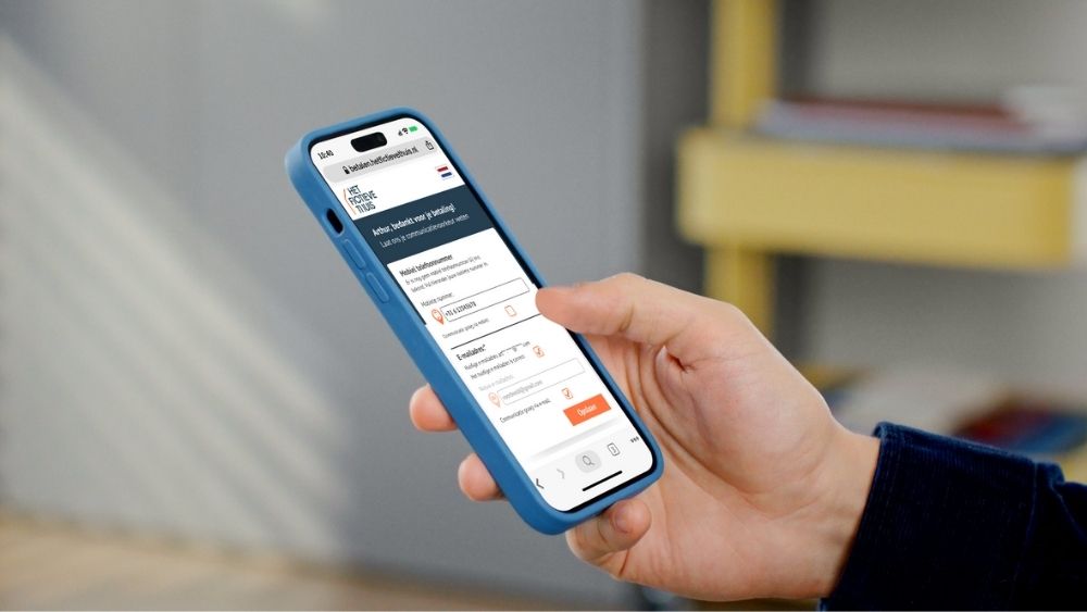 Mobiele telefoon met dataverrijking na het betalen van een factuur