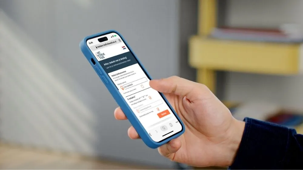 Mobiele telefoon met dataverrijking na het betalen van een factuur