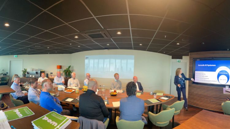 Rondetafelsessie op de Euromast