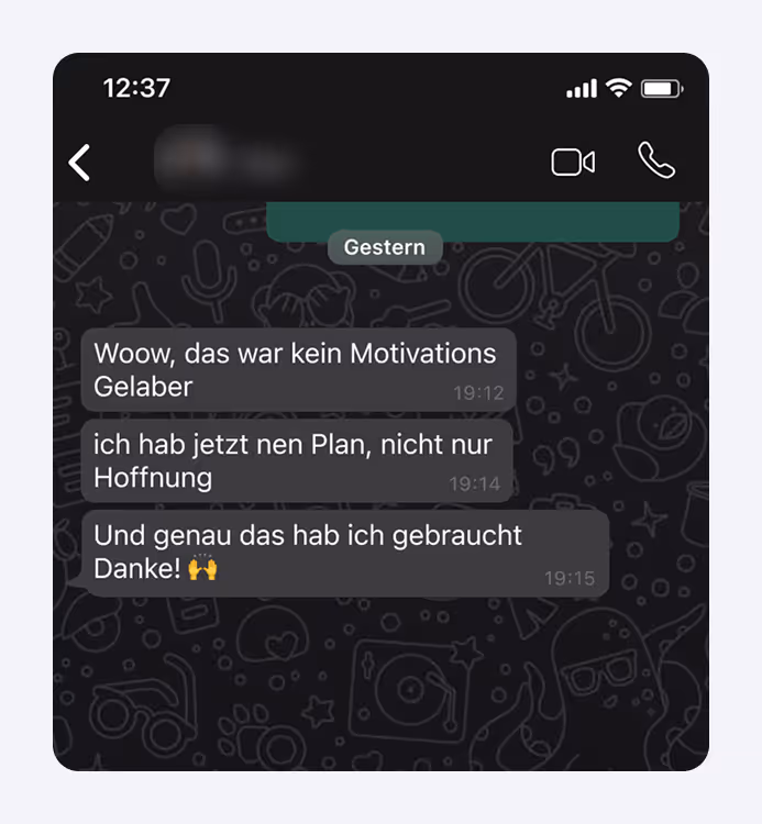 WhatsApp-Chat mit motivierenden Nachrichten über Planfindung und Dankbarkeit, gesendet um 19:12.