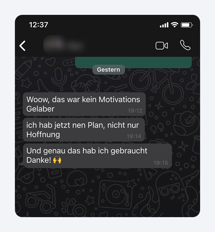 WhatsApp-Chat mit motivierenden Nachrichten über Planfindung und Dankbarkeit, gesendet um 19:12.