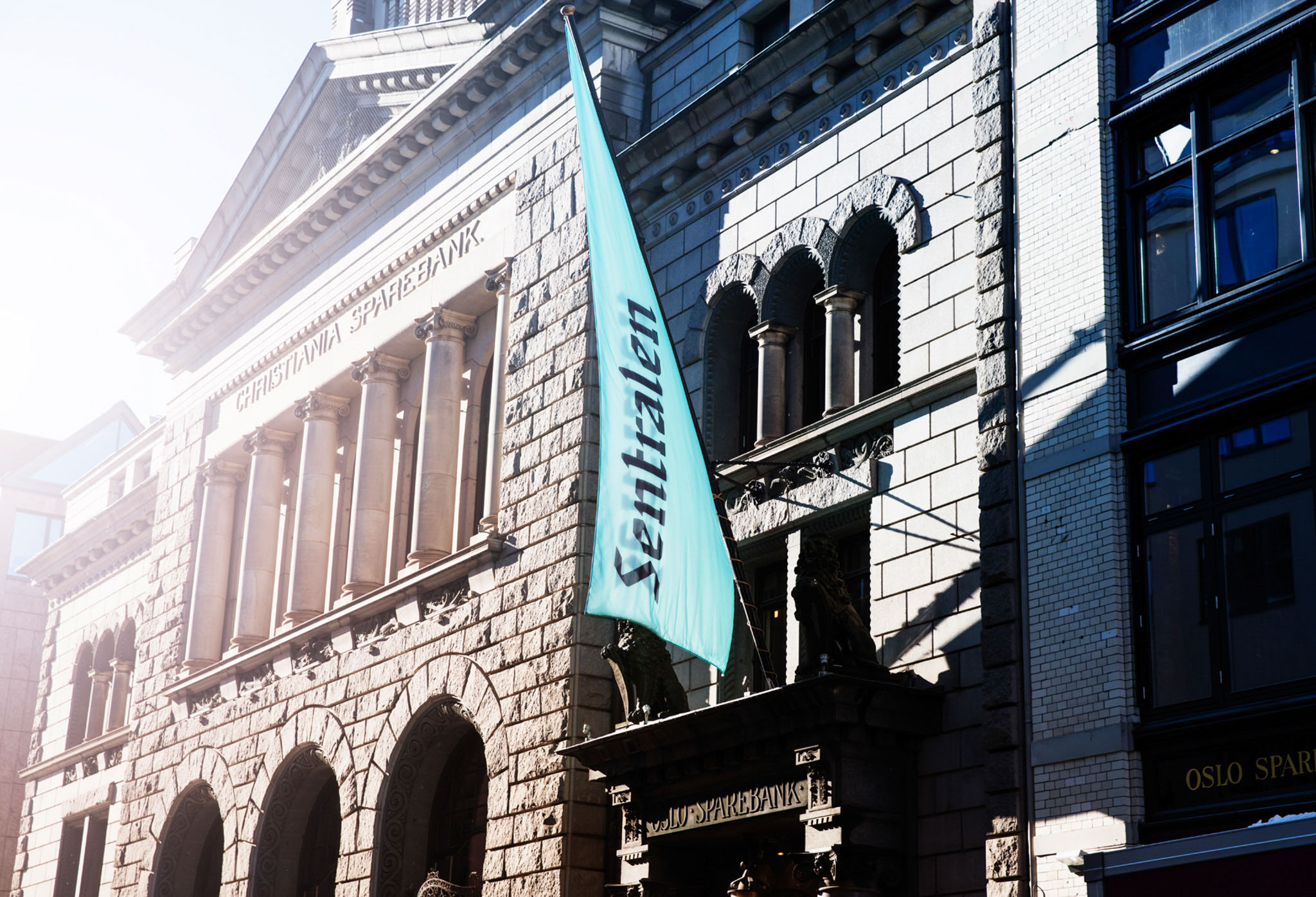 Fasadebilde av utsiden av Sentralen Oslo. Bildet er tatt fra Øvre Slottsgate 3.