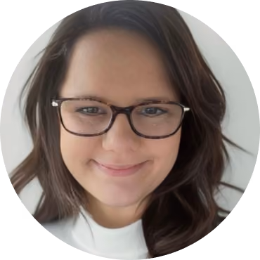 Headshot of Kayla Brown from Hibbett