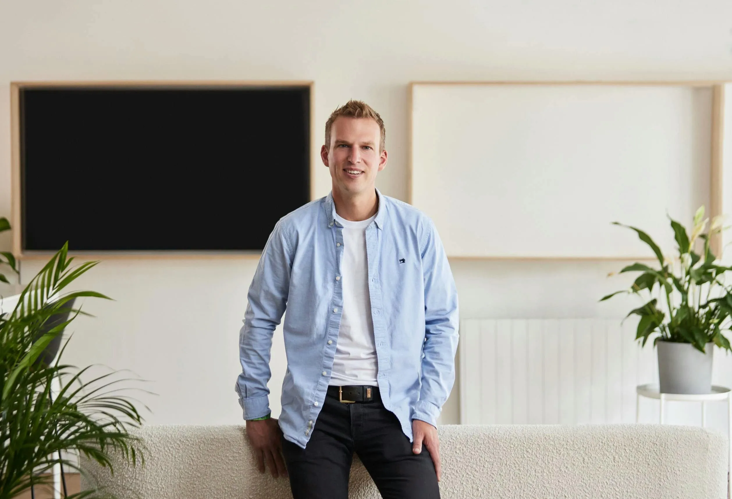 Charlie Hartley full office shot