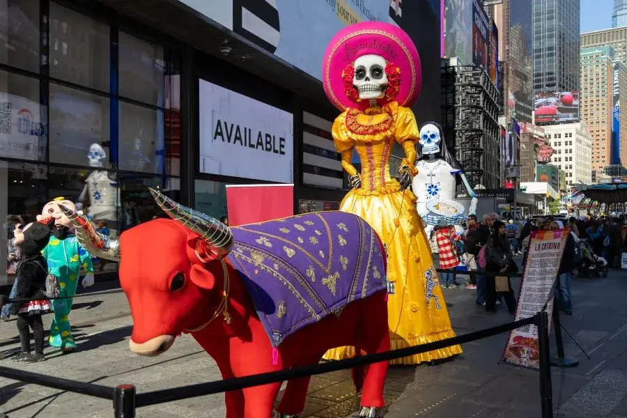 Two catriona sculptures in Times Square for Dia de Muertos 2024.