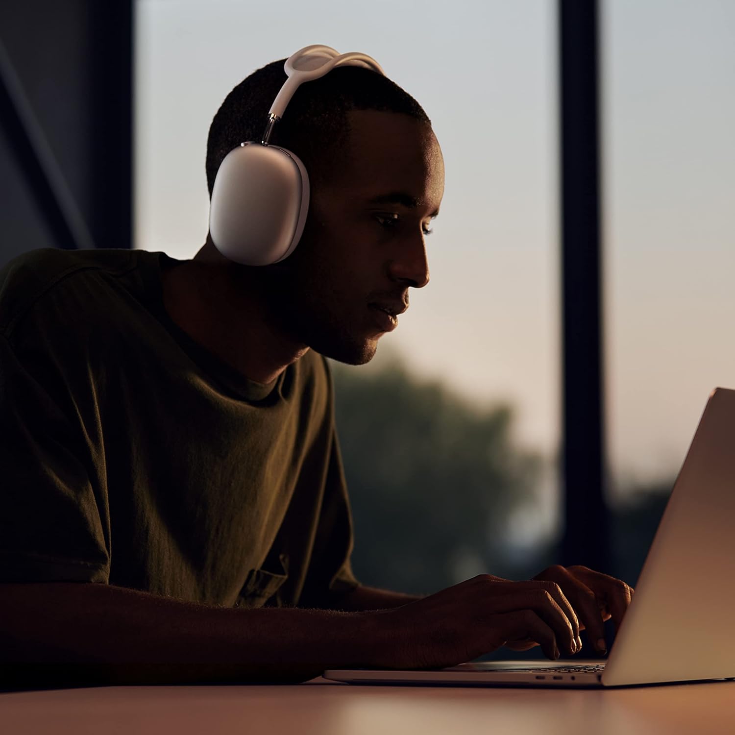 Apple AirPods Max Wireless Over-Ear Headphones, Active ...