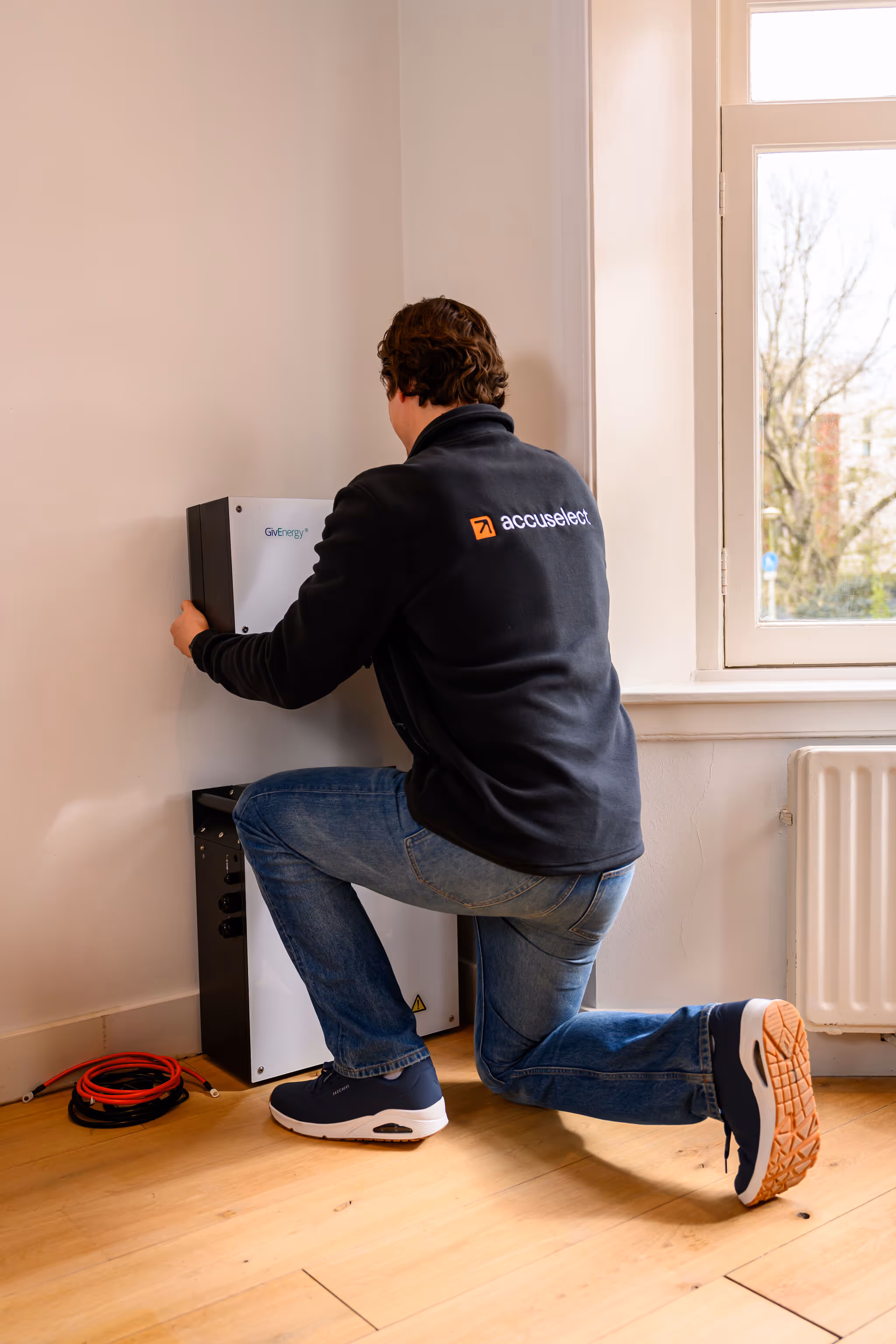Accuselect installateur plaatst GivEnergy thuisbatterij