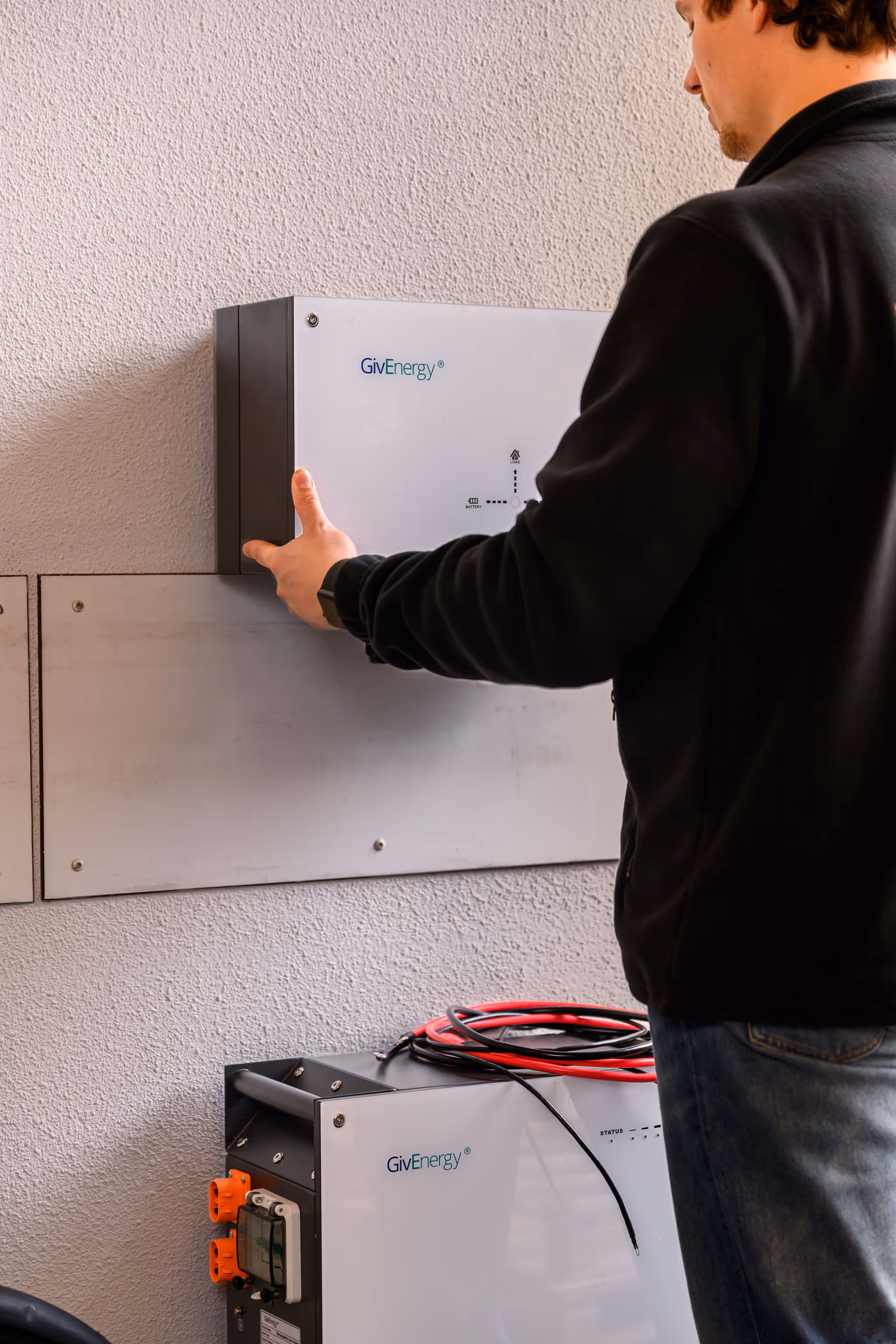 Accuselect installateur plaatst GivEnergy thuisbatterij