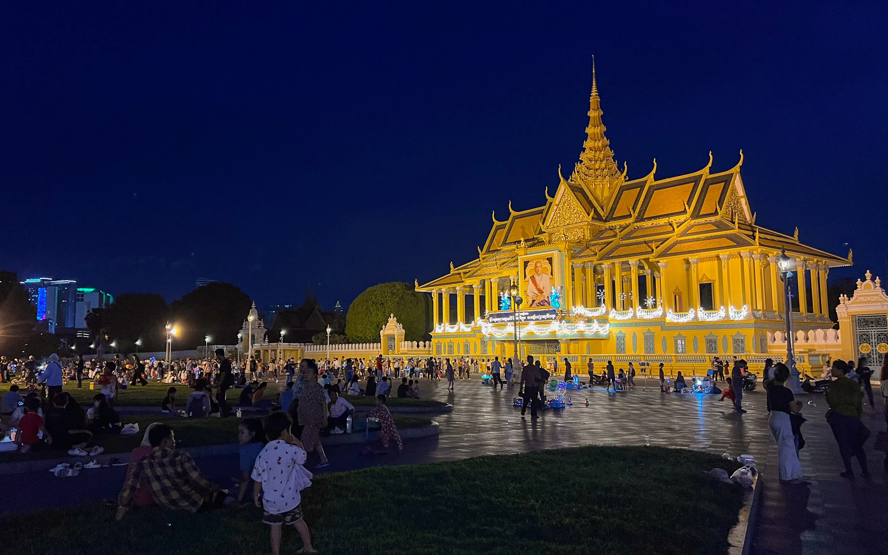 Königspalast Phnom Penh bei Nacht