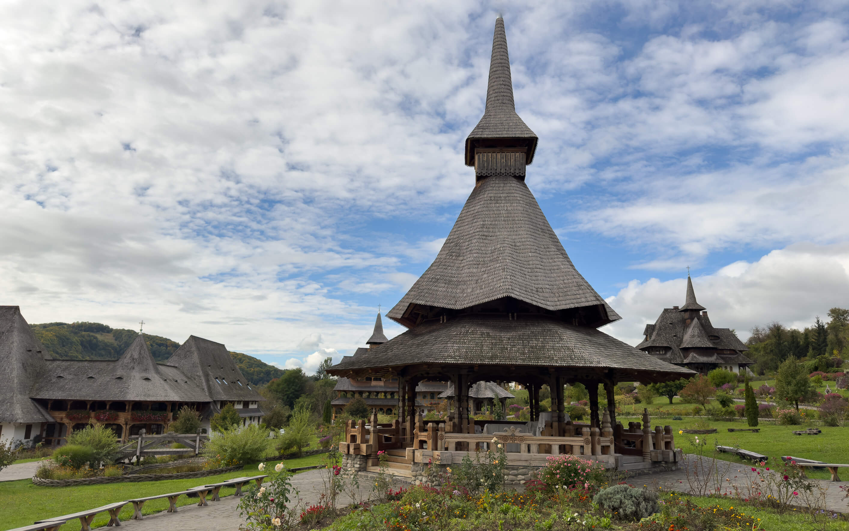 Blick auf Kloster Bârsana Rumänien