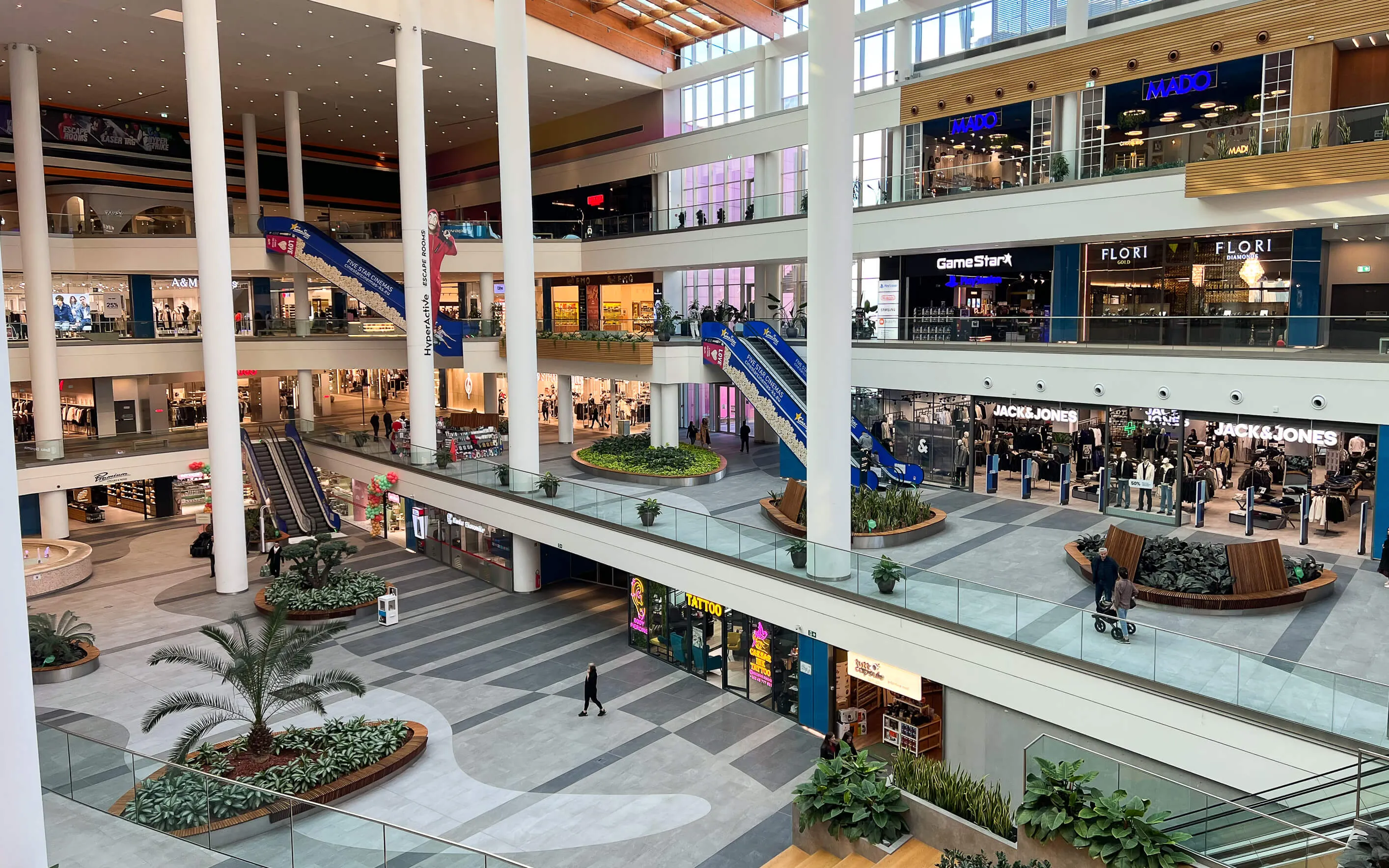 Pristina Mall von innen