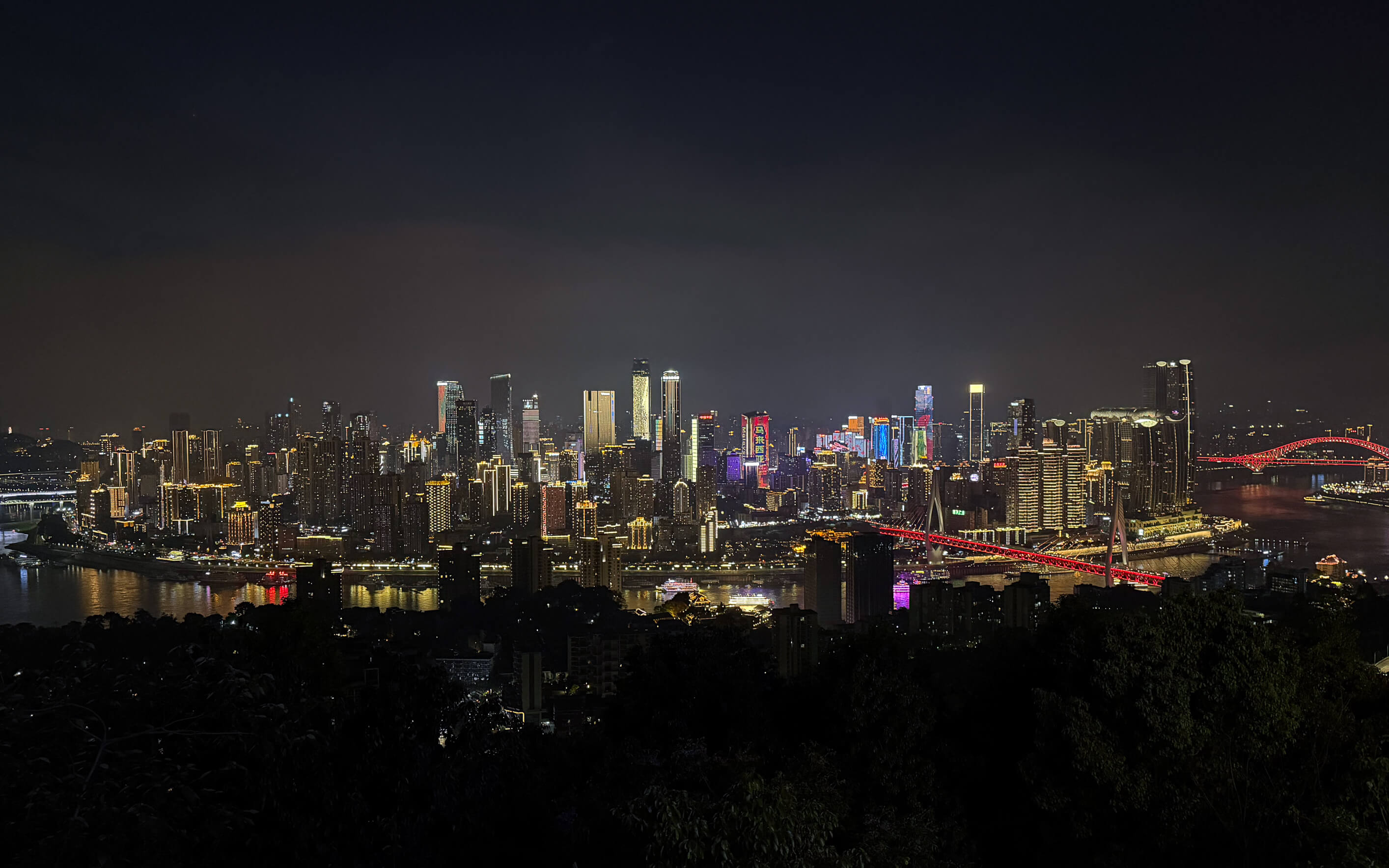 Skyline von Chongqing bei Nacht