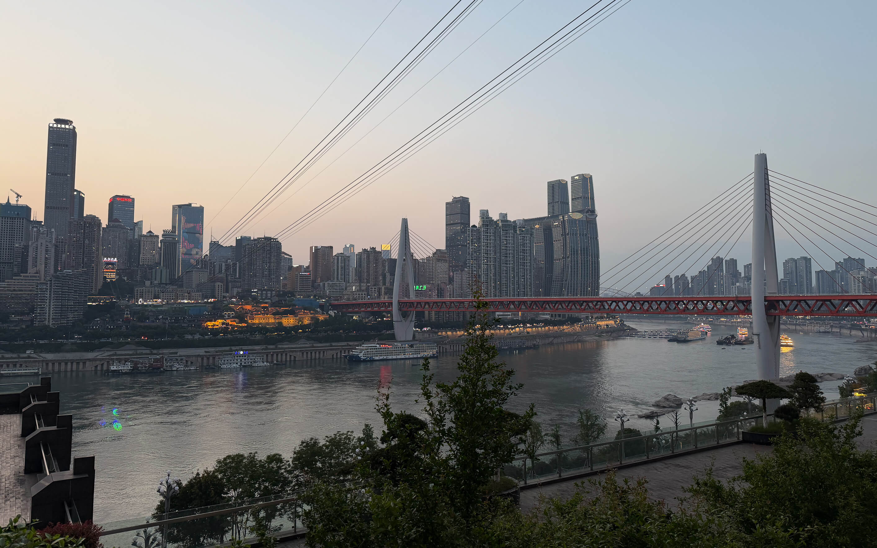 Blick auf Yangtze River Cableway zum Sonnenuntergang