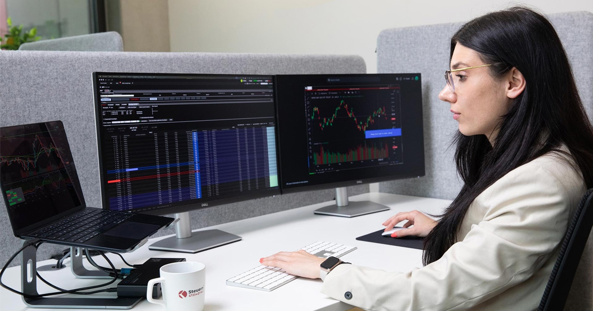 Analyse von Kursverläufen und Handelsdaten zur Optimierung der Steuerlast bei Trading-Gewinnen.
