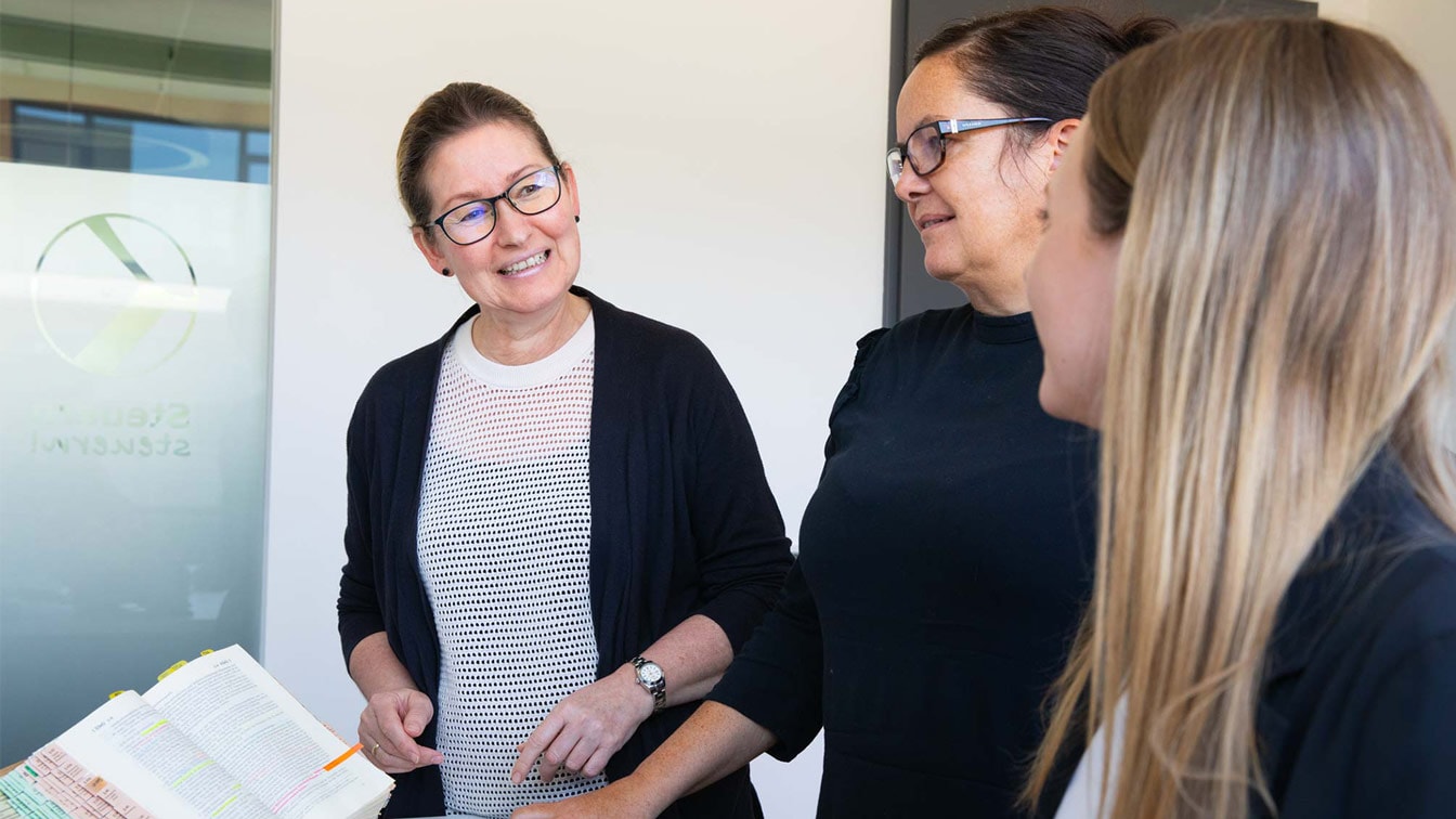 Austausch im Team zur optimalen Nutzung steuerfreier Arbeitgeberleistungen.