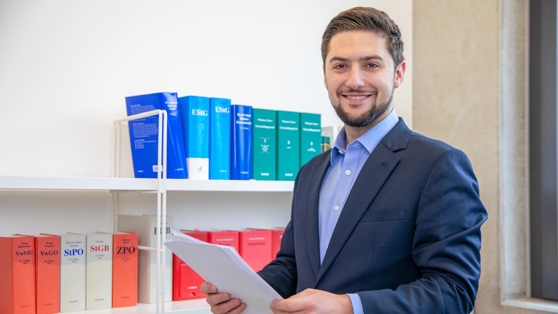 Rechtsanwalt Sebastian Durchholz berät zur steueroptimalen Gestaltung von Holding-Strukturen ab 2026.