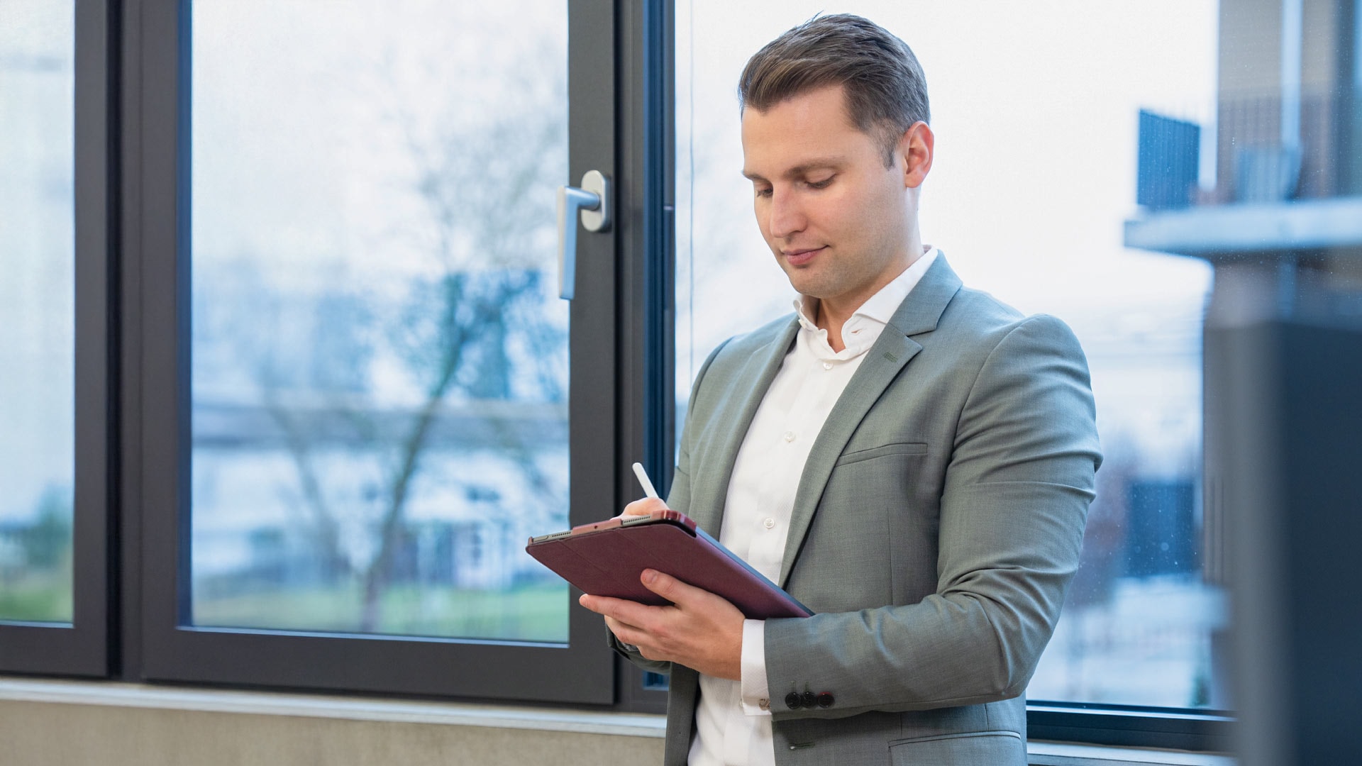 Steuerberater David Kasper berät zur digitalen Umsetzung einer Holding-Struktur als langfristige Steuersparstrategie ab 2026.