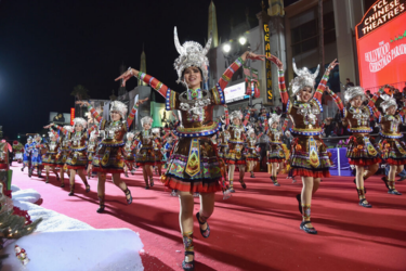Hollywood Christmas Parade - Dancers