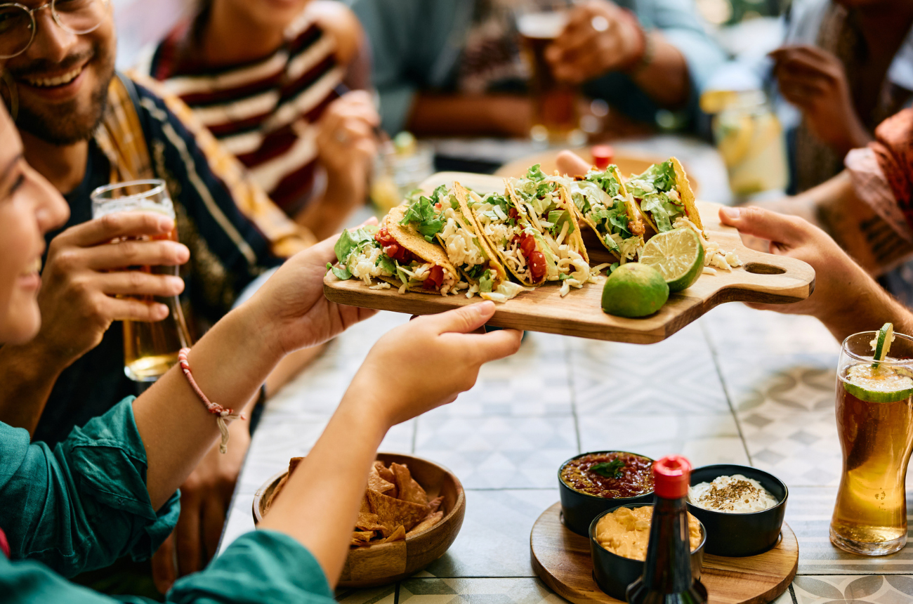 Cheap Eats for Tourists in Hollywood - People eating tacos