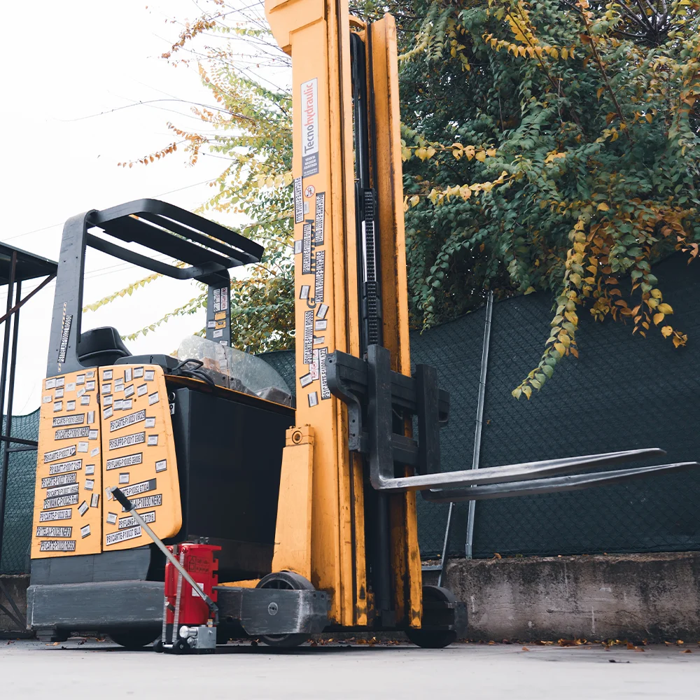 25mm Min-Height Forklift Truck Jack - YAK CANGURO