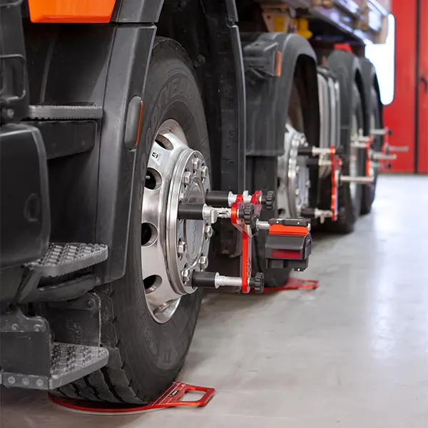 I-Track for twinsteer vehicles