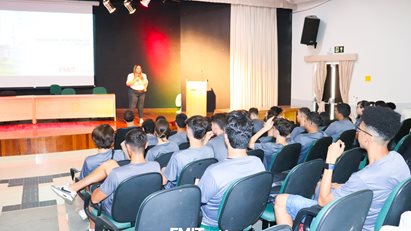 Colégio Skema 10 visita a FMIT