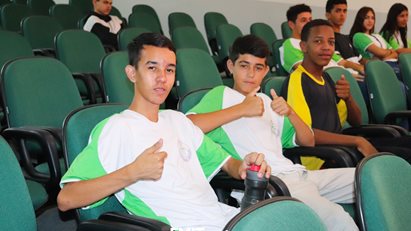 Escola Cívico-Militar de Itajubá realiza visita guiada no campus da FMIT | Afya