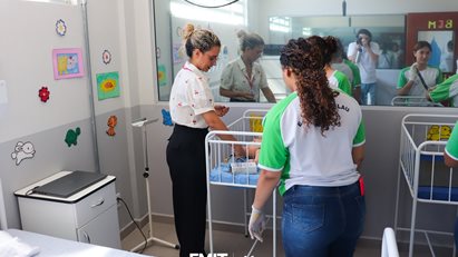 Escola Cívico-Militar de Itajubá realiza visita guiada no campus da FMIT | Afya