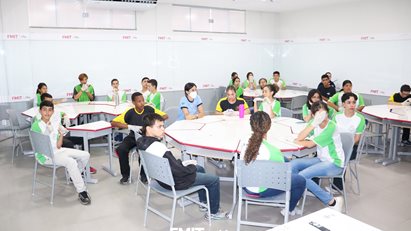 Escola Cívico-Militar de Itajubá realiza visita guiada no campus da FMIT | Afya