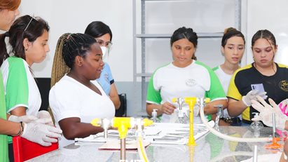 Escola Cívico-Militar de Itajubá realiza visita guiada no campus da FMIT | Afya