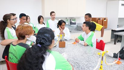 Escola Cívico-Militar de Itajubá realiza visita guiada no campus da FMIT | Afya