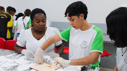 Escola Cívico-Militar de Itajubá realiza visita guiada no campus da FMIT | Afya