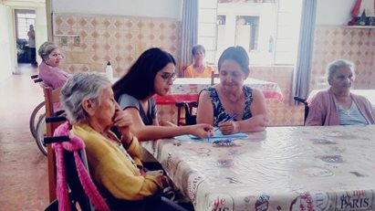 Alunos da FMIT proporcionam tarde memorável de interação com idosos no Lar da Providência