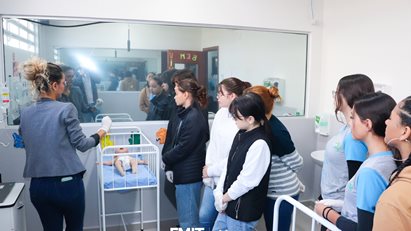 Colégio Genesis realiza visita guiada no campus da FMIT | Afya
